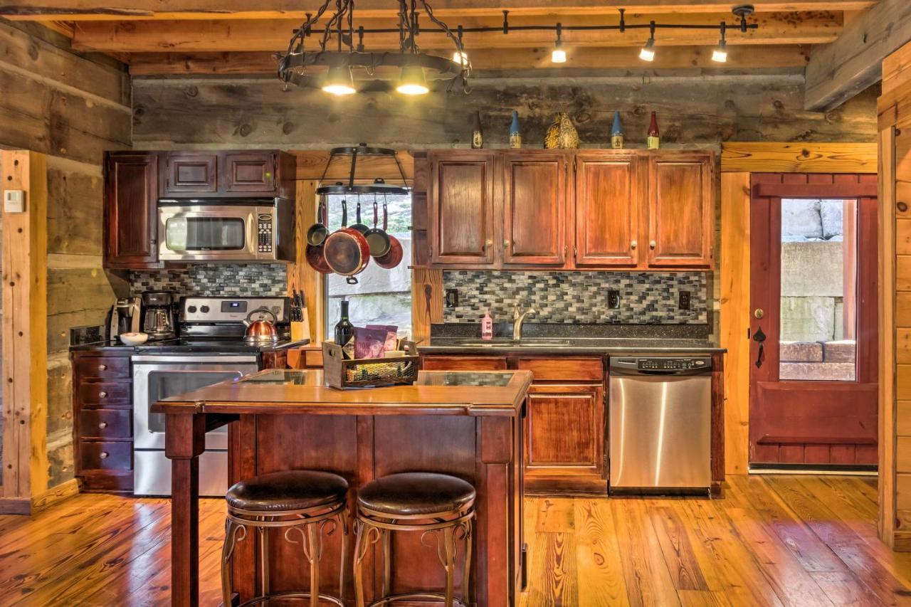 The Cabin At Marys Place With Deck And Mtn Views! Villa Maggie Valley Buitenkant foto