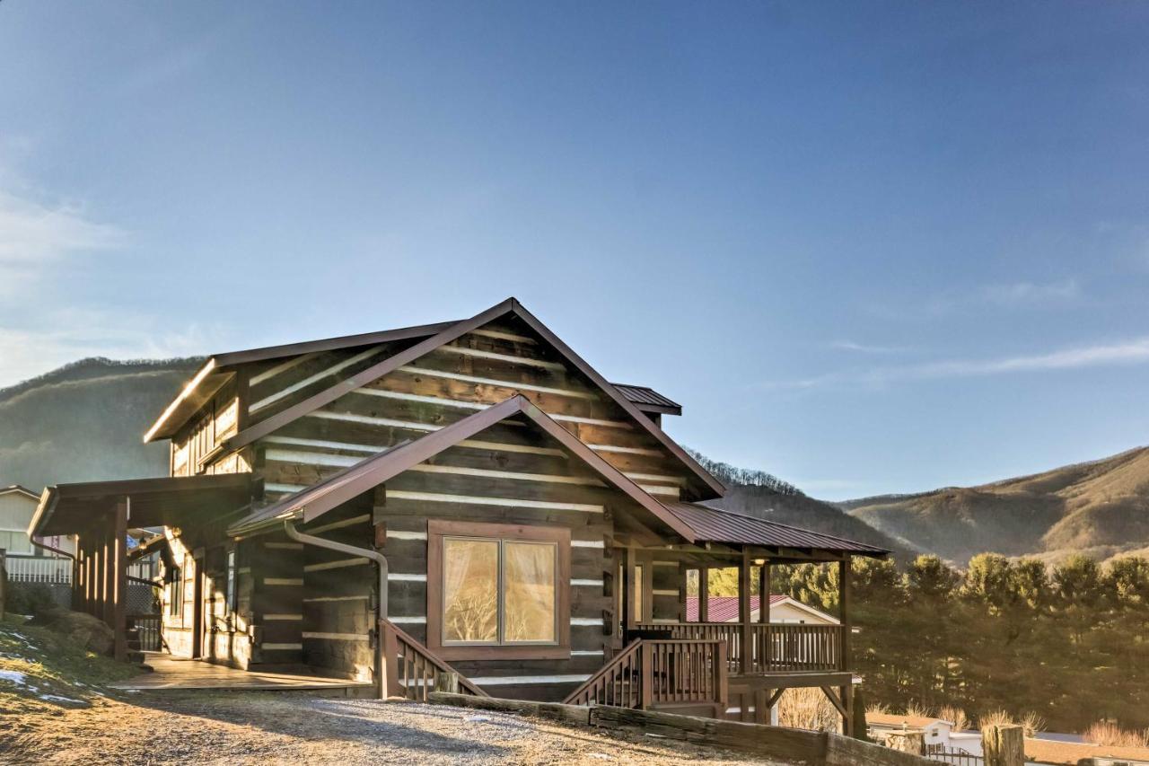 The Cabin At Marys Place With Deck And Mtn Views! Villa Maggie Valley Buitenkant foto