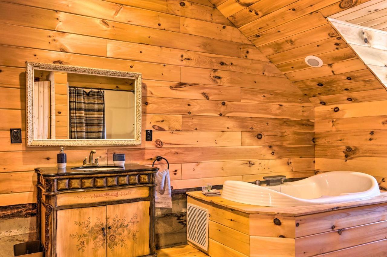 The Cabin At Marys Place With Deck And Mtn Views! Villa Maggie Valley Buitenkant foto